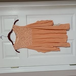 Gimmicks by BKE size S cold shoulder top